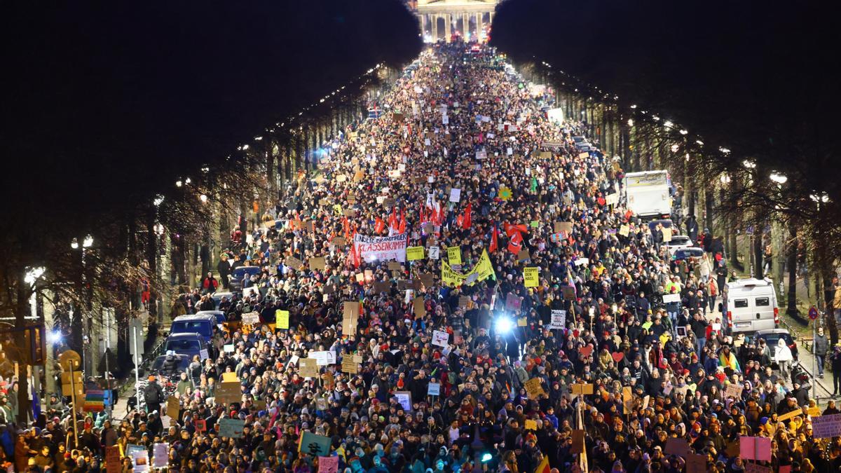 160.000 personas marchan en Berlín contra la extrema derecha en una 