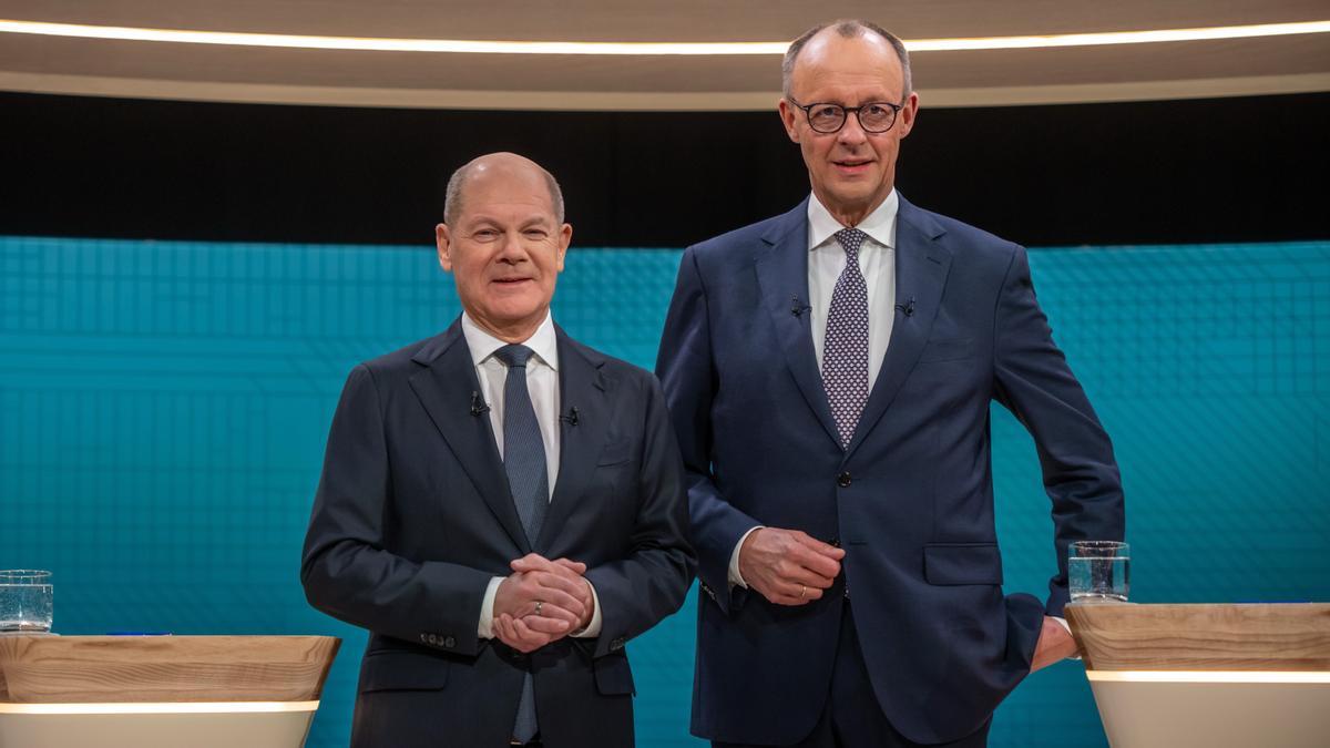 La sombra de la ultraderecha marca el primer debate electoral televisado entre el canciller Scholz y el conservador Merz