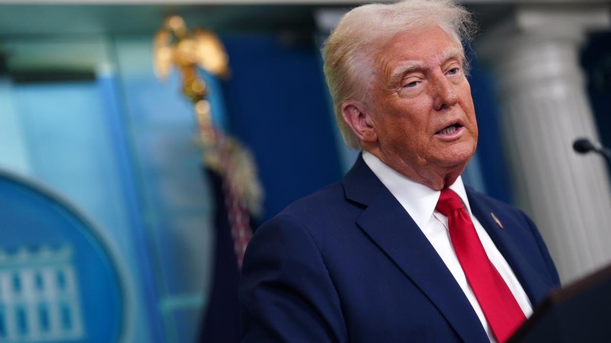 Trump suspende los aranceles del 50% al acero de Canadá poco después de anunciarlos