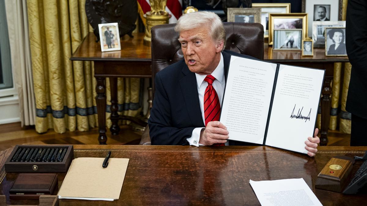 La actividad de las fábricas españolas se contrajo por primera vez desde enero de 2024 ante la amenaza de aranceles de Trump
