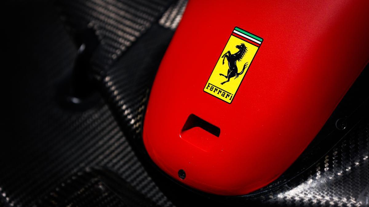 Las familias dueñas de Ferrari y Porsche reculan en sus automovilísticas de lujo en plena tormenta sobre el automóvil