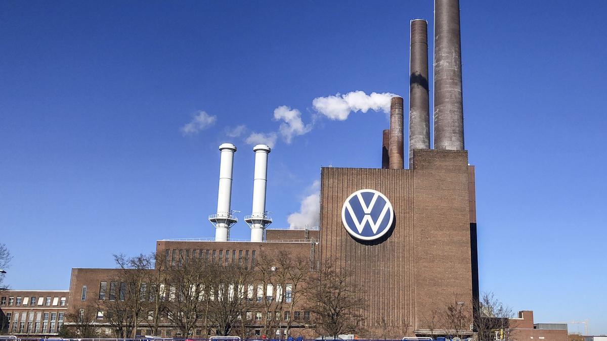 Bruselas retrasará las multas a los fabricantes de coches por las emisiones de CO2