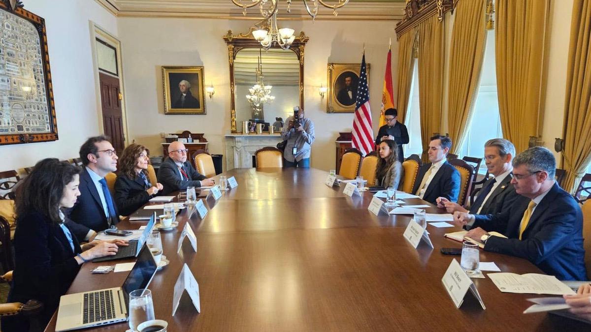 EEUU pide en su reunión con Cuerpo que España aumente el gasto en defensa y rechaza la tasa Google