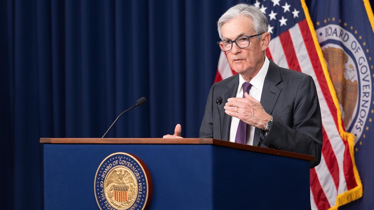 Trump hace temblar los pilares de la economía al atacar la independencia del presidente de la Reserva Federal