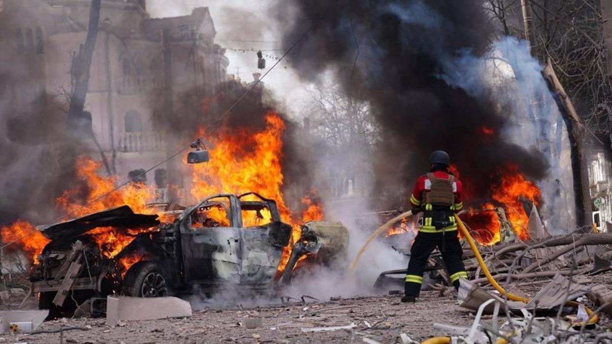 Al menos 32 personas muertas y decenas heridas por un ataque ruso con misiles en la ciudad ucraniana de Sumy