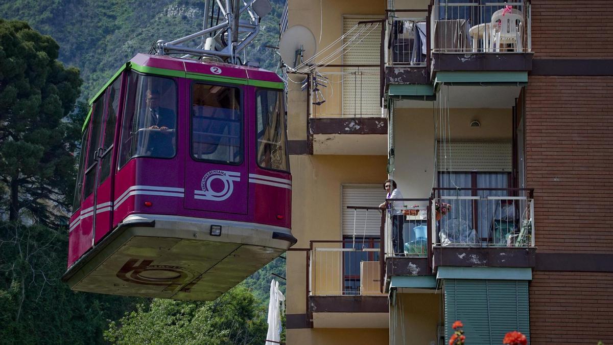 Cuatro muertos y un herido grave al descolgarse la cabina de un teleférico en Nápoles