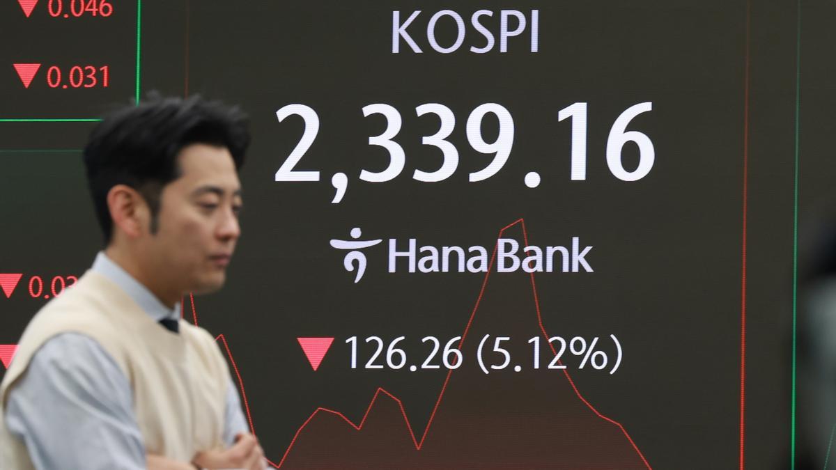 Las bolsas de Asia se desploman ante los aranceles de Trump