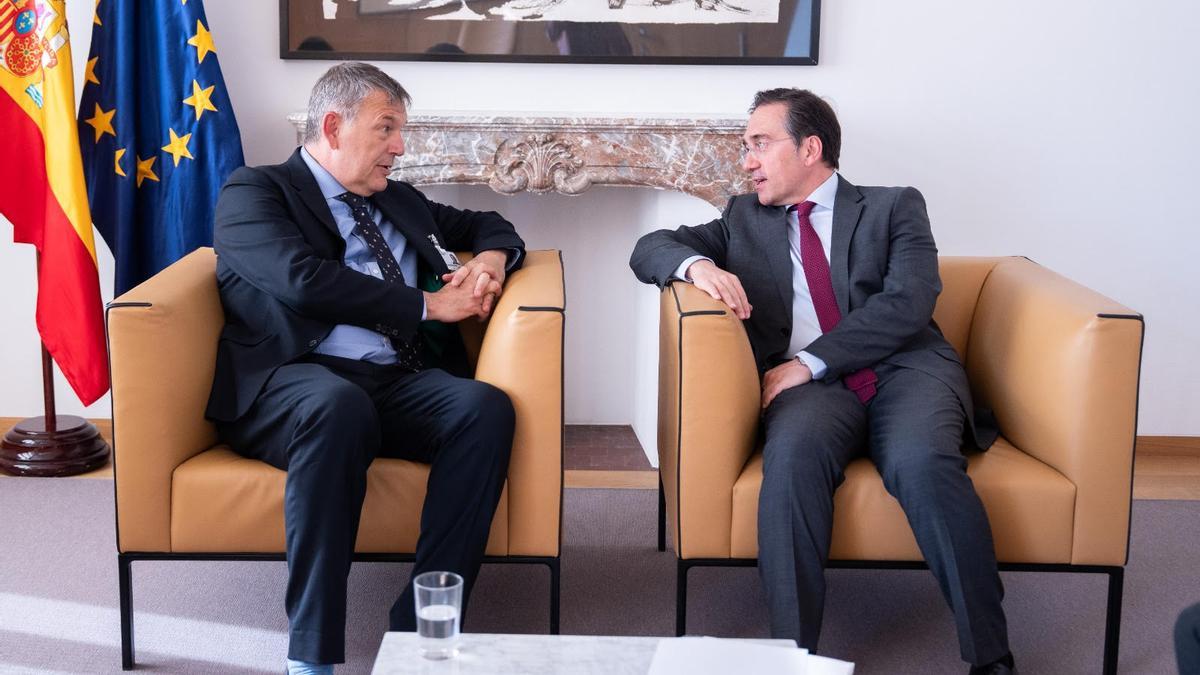 Albares habla con el comisionado general de la UNRWA sobre cómo “romper el bloqueo a la ayuda” en Gaza