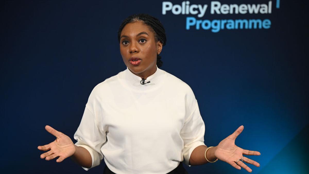 La líder del Partido Conservador, Kemi Badenoch, durante un discurso el 18 de marzo de 2025, en Londres.