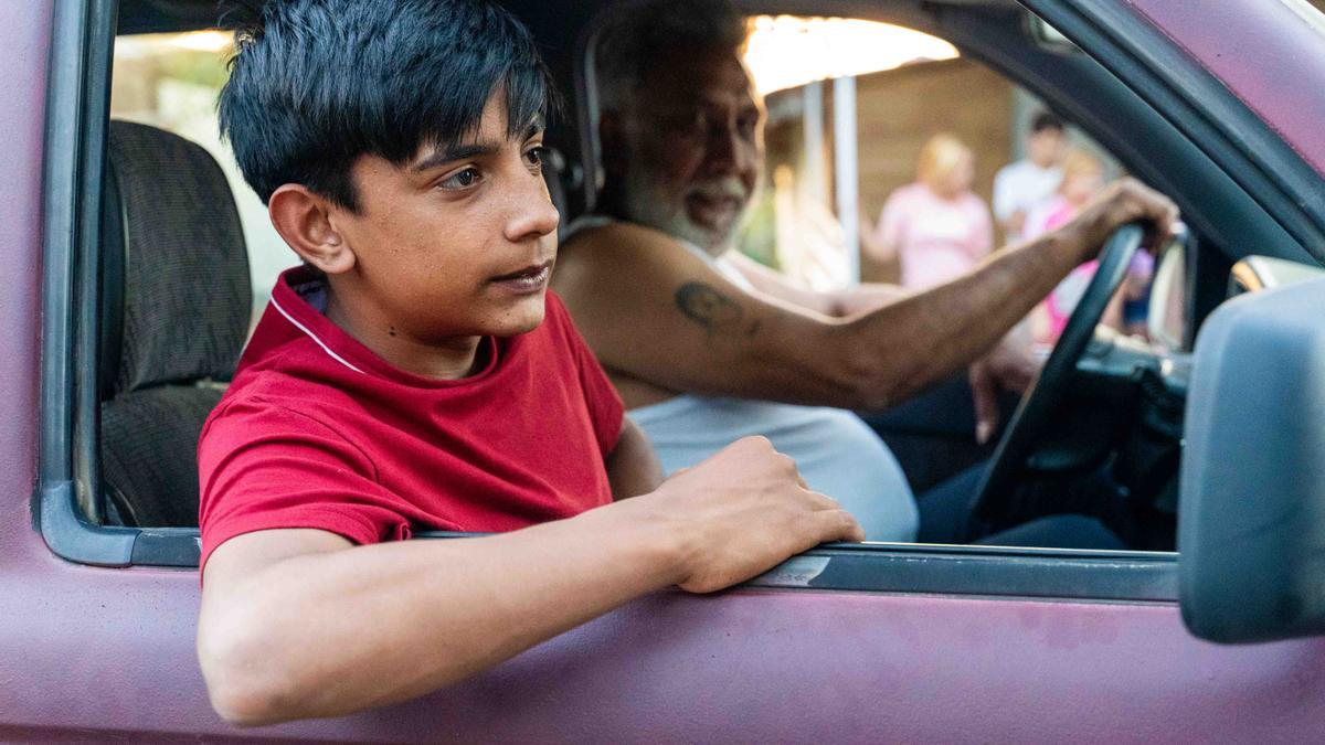 Toni, el adolescente a través del que vemos la Cañada Real en 'Ciudad sin sueño'