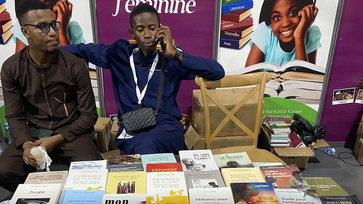 Estand de la editorial l'Harmattan Guinée en