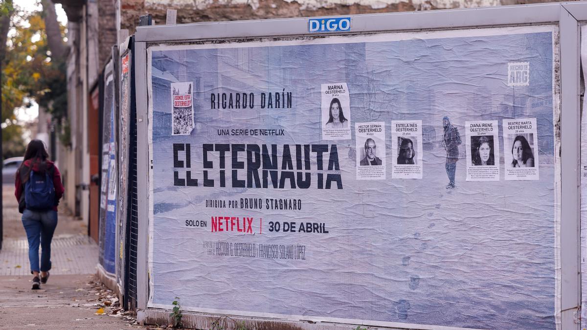 Fotografía de un cartel de la serie